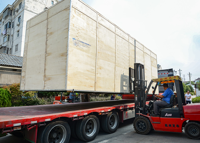 油氣回收發(fā)貨現(xiàn)場(chǎng) 油氣回收發(fā)貨現(xiàn)場(chǎng)