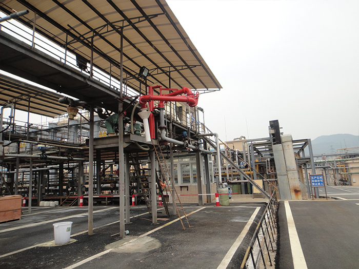 1590219464562507.jpg 1412襯四氟現(xiàn)場(chǎng)裝車.jpg